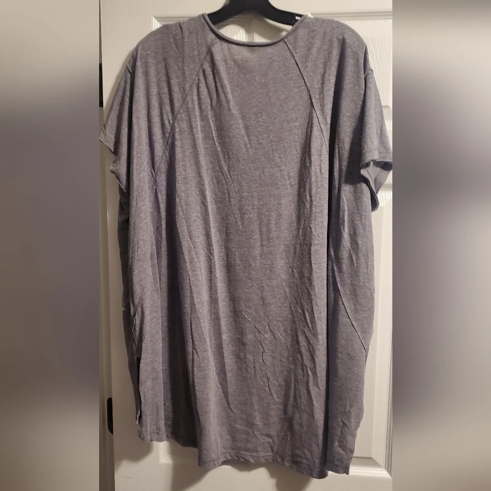 Flowy City T-shirt - Picture 6 of 7